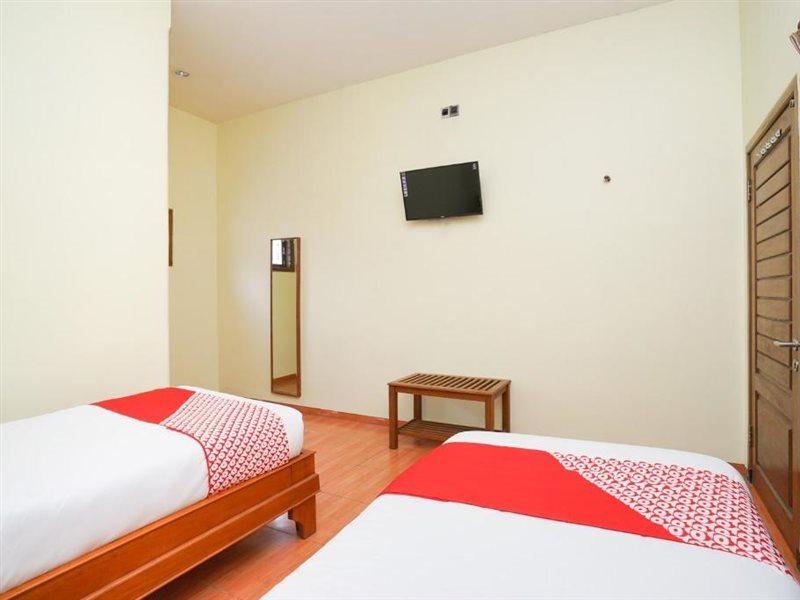 Hotel Bumi Bermi Permai Near Bermi Eco Park Mitra Reddoorz Probolinggo Buitenkant foto