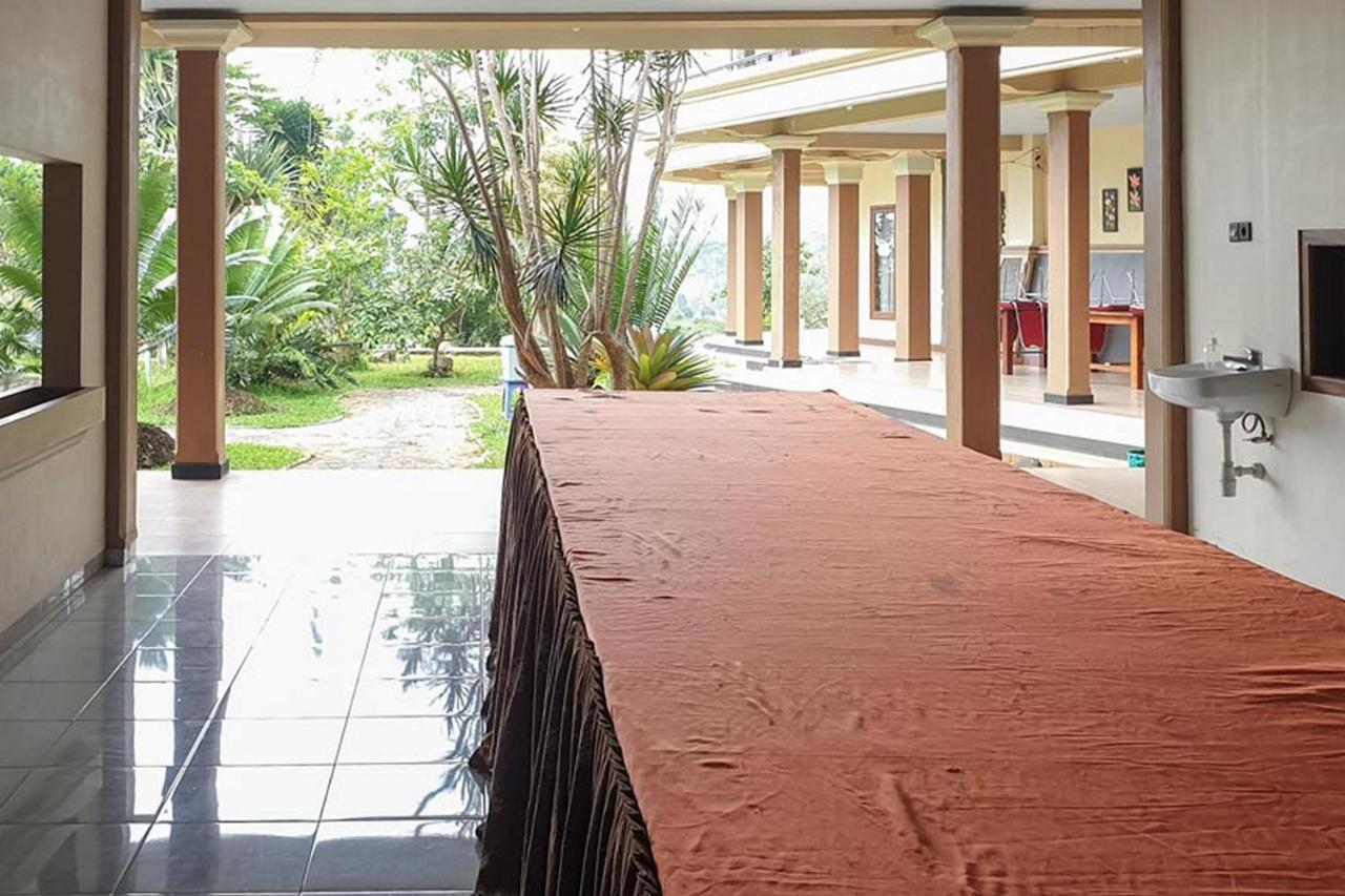 Hotel Bumi Bermi Permai Near Bermi Eco Park Mitra Reddoorz Probolinggo Buitenkant foto