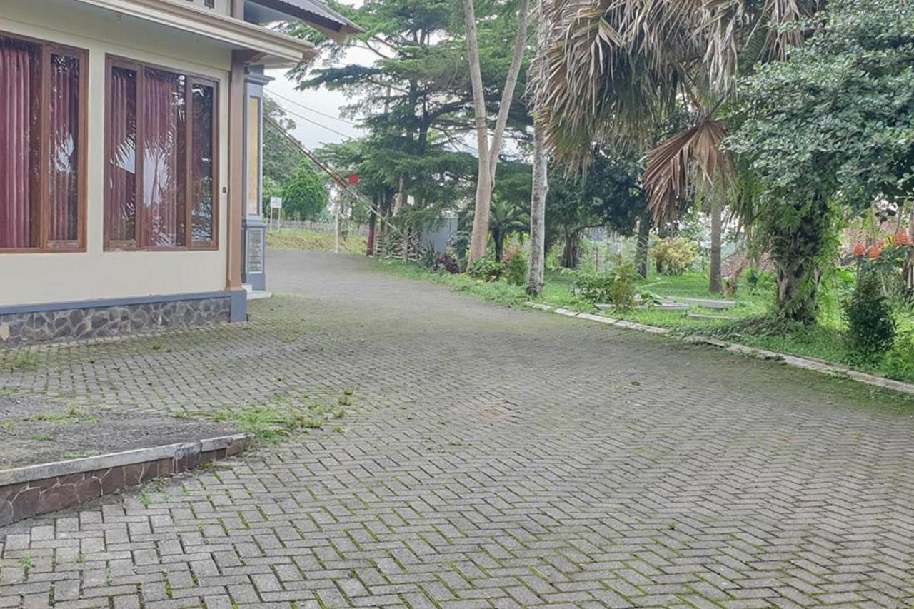 Hotel Bumi Bermi Permai Near Bermi Eco Park Mitra Reddoorz Probolinggo Buitenkant foto