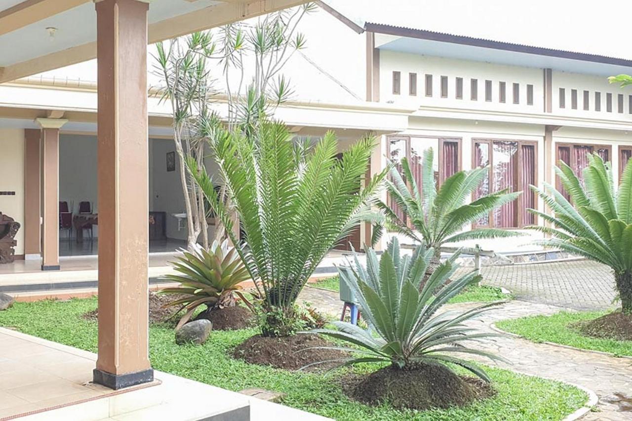 Hotel Bumi Bermi Permai Near Bermi Eco Park Mitra Reddoorz Probolinggo Buitenkant foto