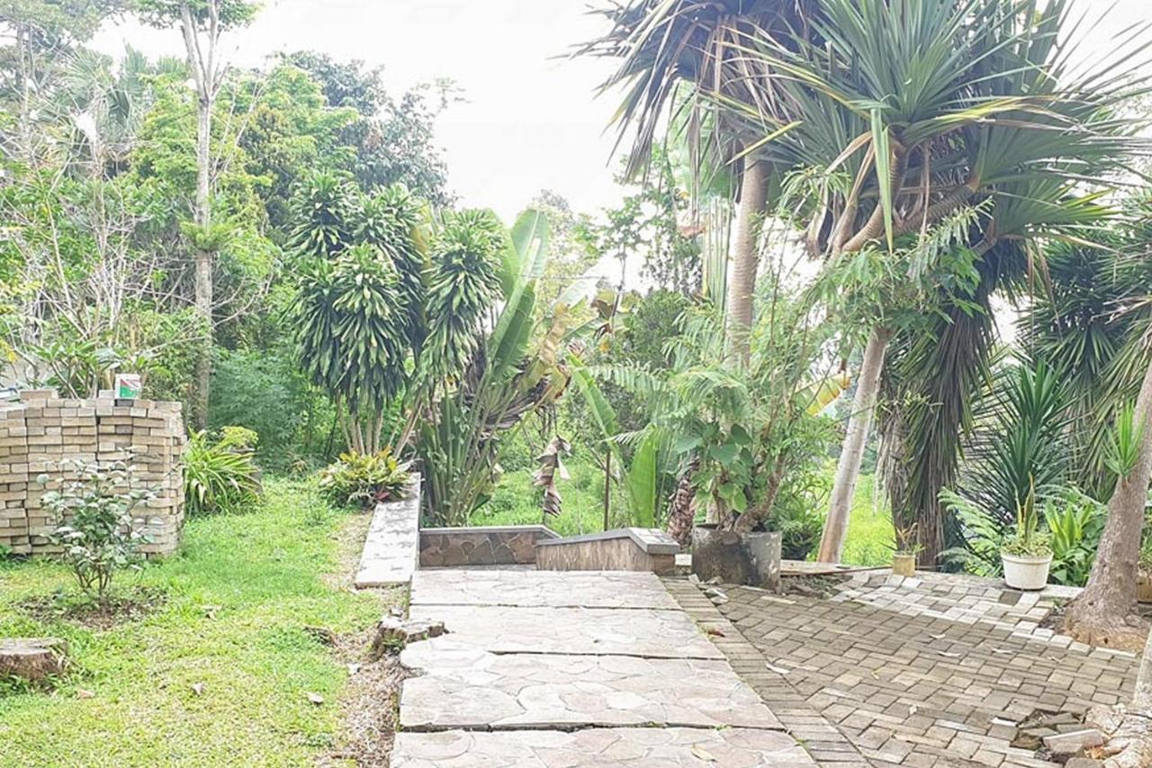 Hotel Bumi Bermi Permai Near Bermi Eco Park Mitra Reddoorz Probolinggo Buitenkant foto