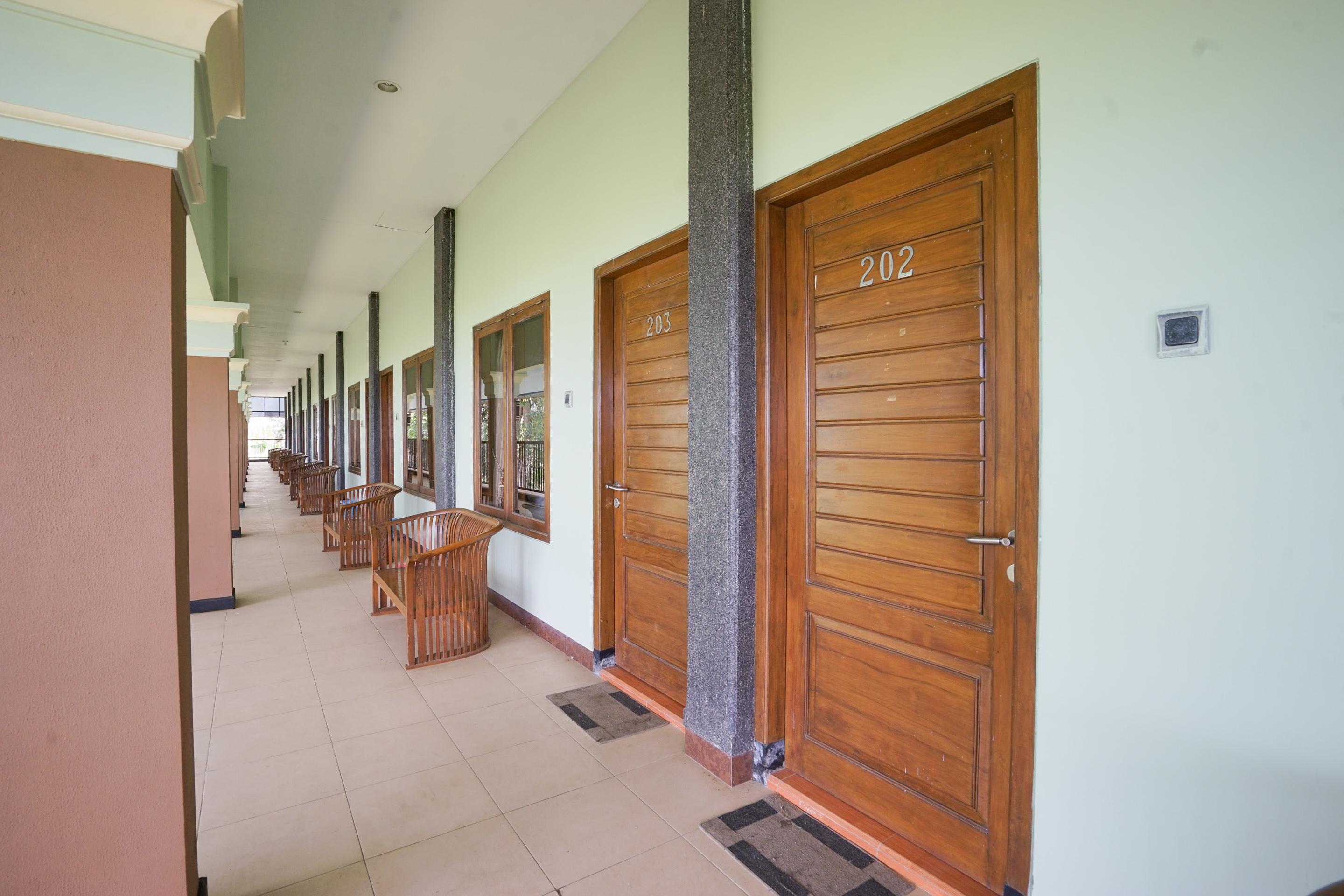 Hotel Bumi Bermi Permai Near Bermi Eco Park Mitra Reddoorz Probolinggo Buitenkant foto