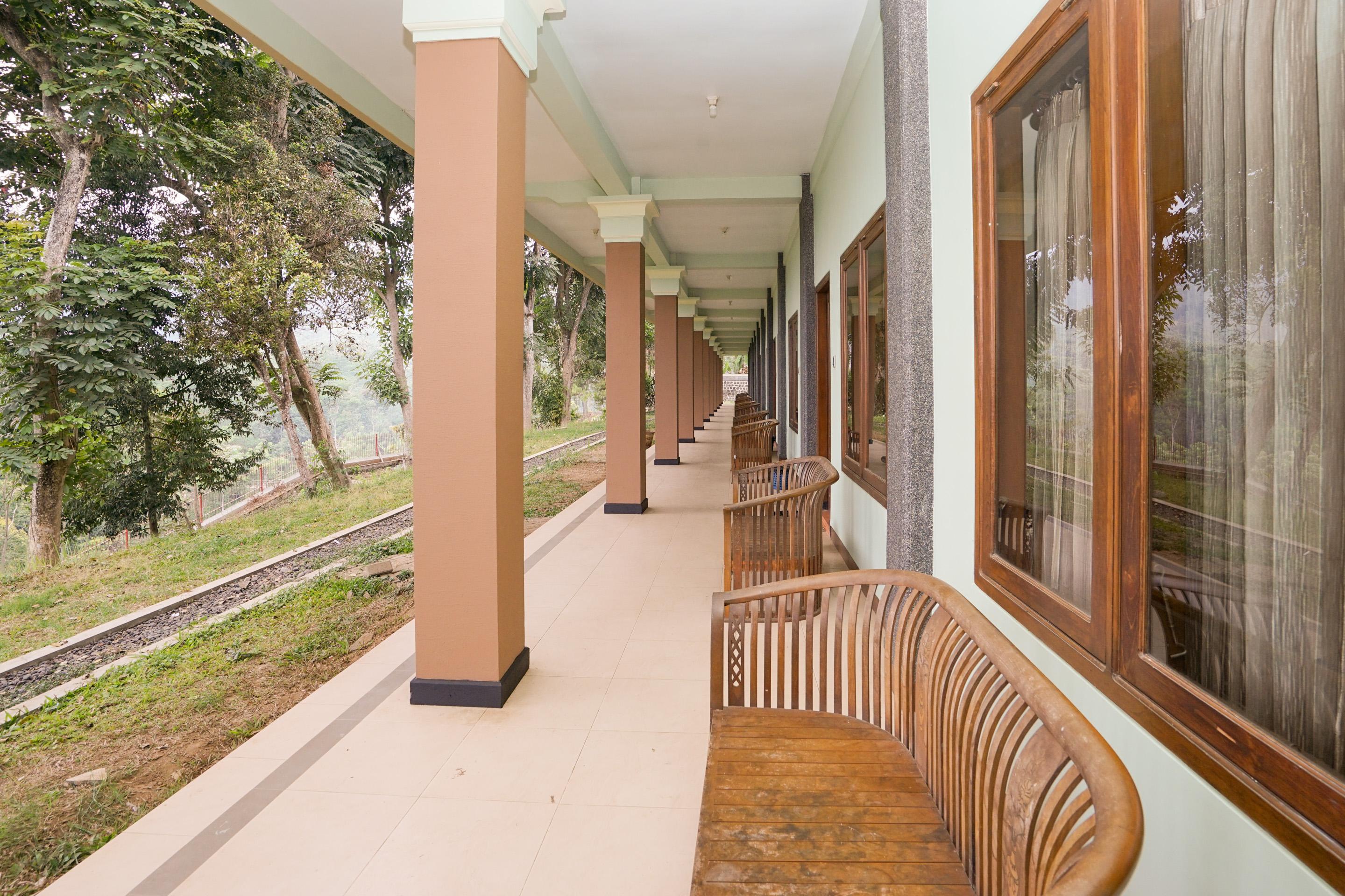 Hotel Bumi Bermi Permai Near Bermi Eco Park Mitra Reddoorz Probolinggo Buitenkant foto